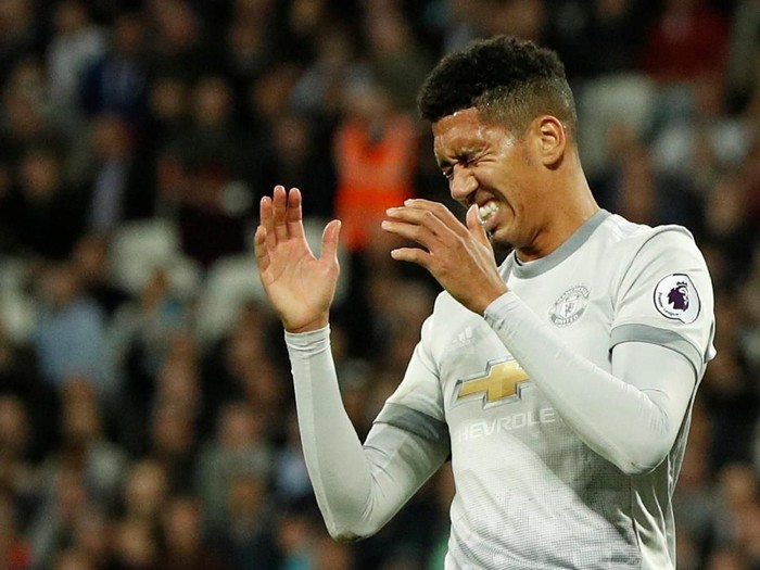 Soccer Football - Premier League - West Ham United v Manchester United - London Stadium, London, Britain - May 10, 2018   Manchester United's Chris Smalling reacts after a missed chance   Action Images via Reuters/John Sibley    EDITORIAL USE ONLY. No use with unauthorized audio, video, data, fixture lists, club/league logos or 