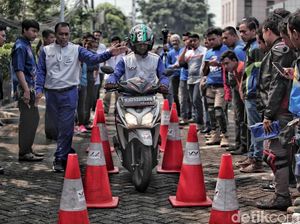Pelatihan Berkendara Motor Dengan Aman