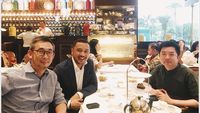Vakum Jadi Vokalis Band, Begini 10 Pose Giring Nikmati Teh hingga Beefsteak