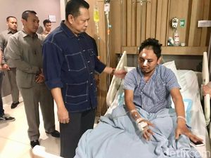 Besuk ke RS Polri, Ketua DPR Puji Bripka Iwan Sarjana Besuk ke RS Polri, Ketua DPR Puji Bripka Iwan Sarjana