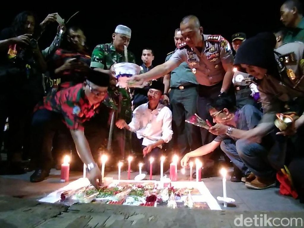 Polri-TNI di Surabaya Kenang Tragedi Serangan di Mako Brimob Polri-TNI di Surabaya Kenang Tragedi Serangan di Mako Brimob