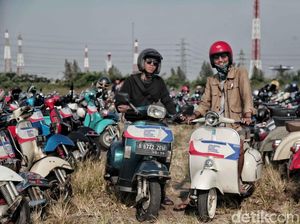 Keseruan Pencinta Vespa di Jakarta Mods May Day