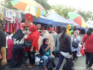 Penuh Sesak Pasar Tanah Abang Jelang Ramadan