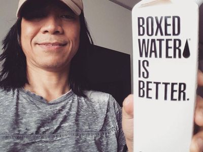 Intip Aksi Abdee Slank Saat Makan Pizza hingga Jadi Pelayan Restoran Cepat Saji