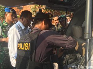 Usai Teror Bom Surabaya, Menhub Cek Bandara Soetta