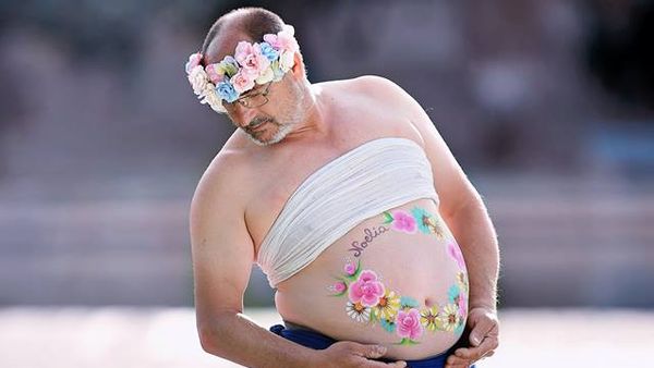 Cerita di Balik Ayah yang Lakukan Foto Kehamilan