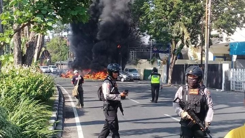 Saksi Bom GKI Surabaya: Pelaku Peluk Satpam dan Meledak
