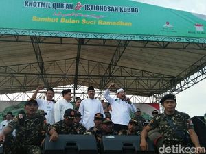 Gus Ipul Deklarasi Anti Terorisme Bersama Ribuan Santri di Jombang