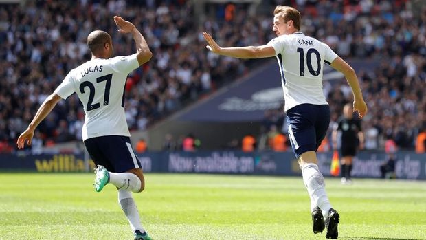 Harry Kane terlibat dalam perburuan sepatu emas melawan Mohamed Salah.