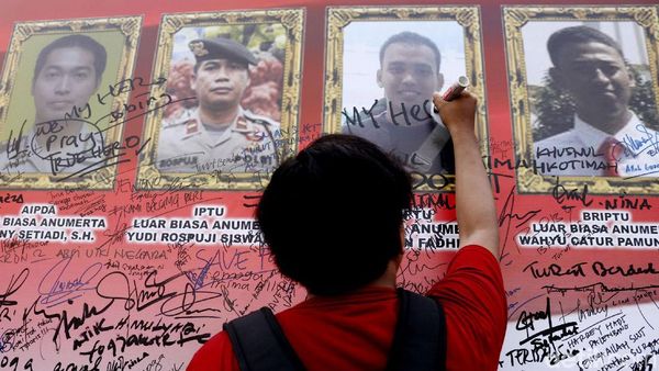 Ucapan Duka Mengalir untuk Anggota Polri yang Gugur