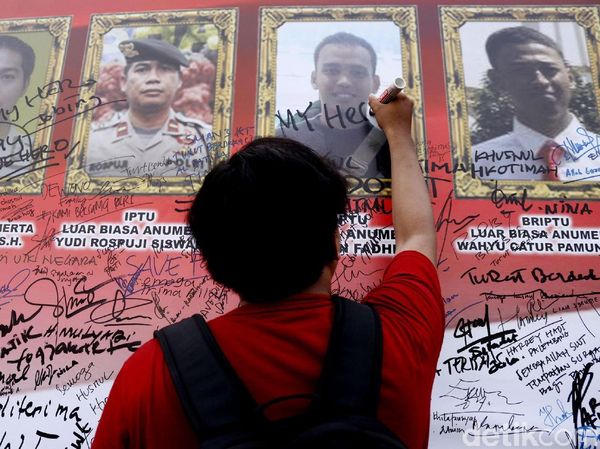 Ucapan Duka Mengalir untuk Anggota Polri yang Gugur