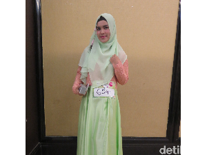 Kisah Inspiratif Hijabers Muda yang Dirikan Pesantren Sendiri di Usia 17