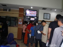 Ratusan Warga Surabaya Donor Darah untuk Korban Bom Gereja