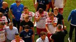 Foto: Ricuh Saat Hamburg Akhiri Masa 55 Musim di Bundesliga