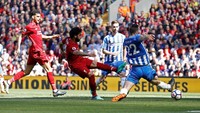 Butuh waktu sekitar 26 menit untuk Liverpool mencetak gol pertamanya lewat Mohamed Salah ke gawang Brighton and Holve Albion. (Phil Noble/Reuters)