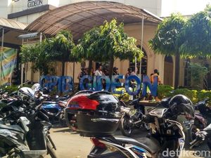 3 Orang Sempat Diamankan dari Gereja Dekat Mako Brimob 3 Orang Sempat Diamankan dari Gereja Dekat Mako Brimob