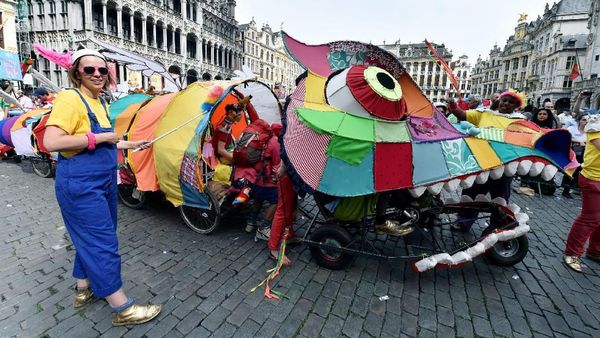 Melihat Budaya Khas Belgia di Parade Zinneke