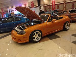 Kerennya Mazda MX-5 Miata NB, Hanya Ada 10 di Indonesia