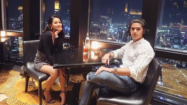 Menara Eiffel hingga Renang Bareng, Momen-momen Mesra Al dan Alyssa Daguise