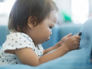 Asyik Main Gadget Bukan Tak Mungkin Bikin Anak Obesitas