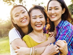 Bisa Dicoba Nih, Bun, Tips agar Jadi Ibu yang Bahagia