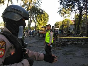 Cerita Satpam Penghadang Mobil Bomber: Pendiam dan Taat Beribadah Cerita Satpam Penghadang Mobil Bomber: Pendiam dan Taat Beribadah