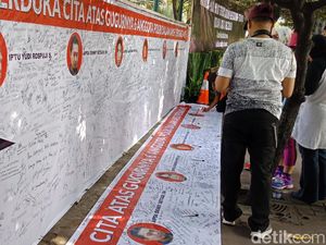 Ini Tanda Simpati Warga ke Brimob Korban Teroris di Spanduk CFD Ini Tanda Simpati Warga ke Brimob Korban Teroris di Spanduk CFD