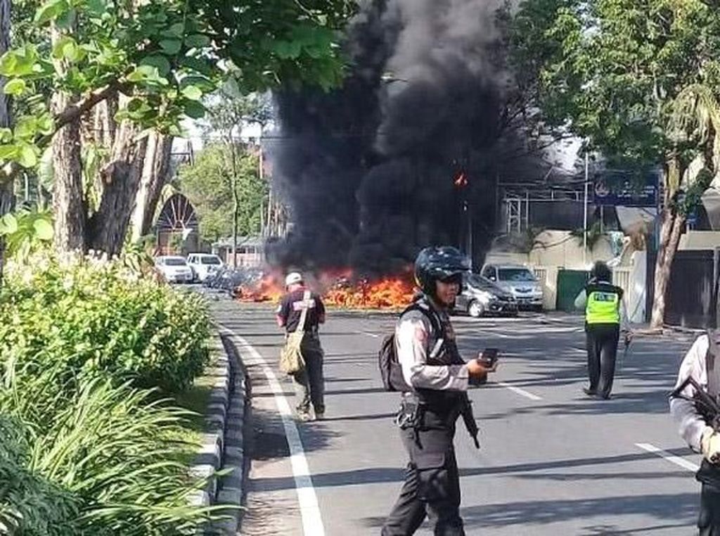 Mereka yang Ditangkap karena Hoax Bom dan Teroris Mereka yang Ditangkap karena Hoax Bom dan Teroris