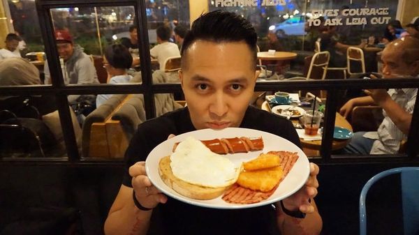 Dibalik Sosoknya yang Misterius, Demian Sering Bergaya Gokil Saat Makan