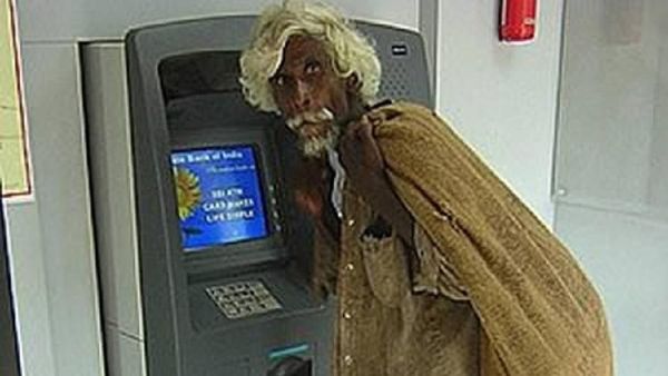 Benar-benar Aneh, Kejadian di ATM Ini Bikin Ngakak