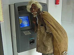 Benar-benar Aneh, Kejadian di ATM Ini Bikin Ngakak