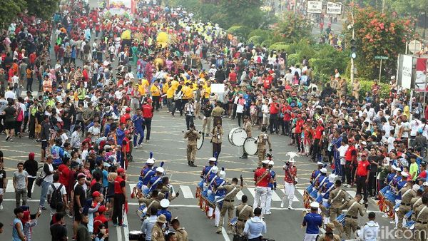 Antusiasme Warga di Parade Karnaval Asian Games 2018