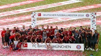 Meski sudah berpesta, Bayern masih berpeluang menambah satu gelar lagi. Mats Hummels dkk. akan tampil di final DFB-Pokal melawan Eintracht Frankfurt pada 19 Mei. Foto: Michaela Rehle/Reuters