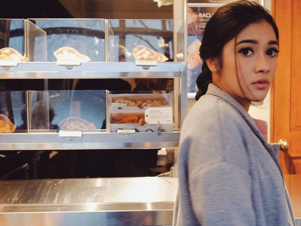Naysilla Mirdad Serius Pacaran dan Rumor Akan Pindah Agama Naysilla Mirdad Serius Pacaran dan Rumor Akan Pindah Agama