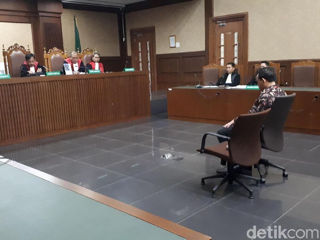 Kasus Suap Moge, Eks Auditor BPK Dituntut 9 Tahun Bui Kasus Suap Moge, Eks Auditor BPK Dituntut 9 Tahun Bui
