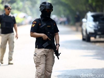 Ada Isu Teror Bom, Polisi Jaga Gereja Santa Anna