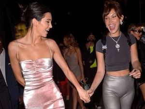 Adu Seksi Gaun Kendall Jenner dan Bella Hadid di Cannes
