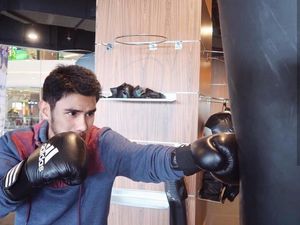 Yuk Contoh Gaya Hidup Sehat Dokter Ganteng Anton Tanjung