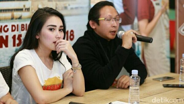 Duh,  Ayu Ting Ting Kok Bengong Aja?