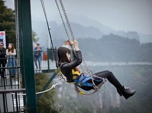 Ayunan Super Ekstrem di China, Ada di Ketinggian 304 Meter