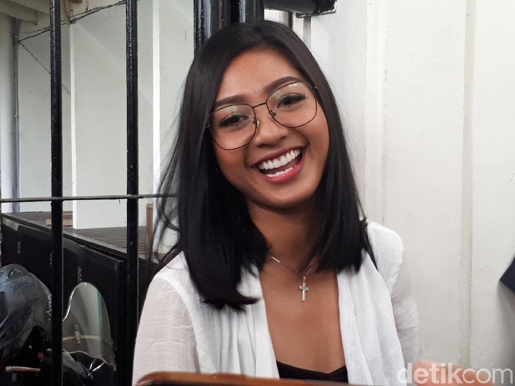 Resmi Cerai dari Nicky Tirta, Liza Elly Sampaikan Pesan Ini Resmi Cerai dari Nicky Tirta, Liza Elly Sampaikan Pesan Ini