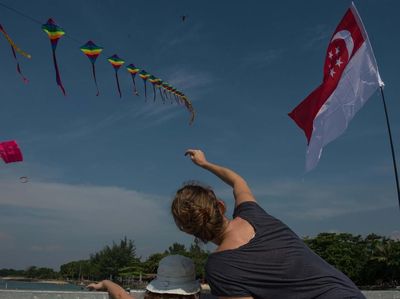 Foto: Refreshing Nonton Festival Layangan di Tanjung Lesung