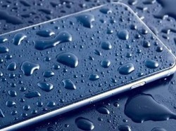 Ini Yang Harus Dilakukan Ketika Ponsel Tercebur Air