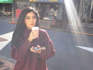 Begini Gaya Keren Naysilla Mirdad Saat Jalan-jalan ke Jepang Sambil Kulineran