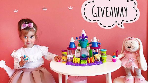 Imut Banget si Mungil Penyuka Warna Pink Ini