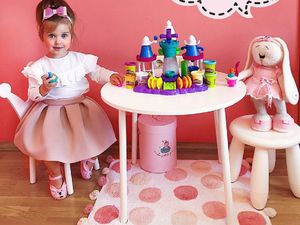 Imut Banget si Mungil Penyuka Warna Pink Ini