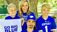 Potret Manis Kevin Backstreet Boys Bersama Keluarga