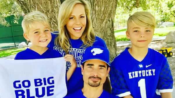 Potret Manis Kevin Backstreet Boys Bersama Keluarga