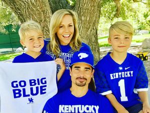 Potret Manis Kevin Backstreet Boys Bersama Keluarga