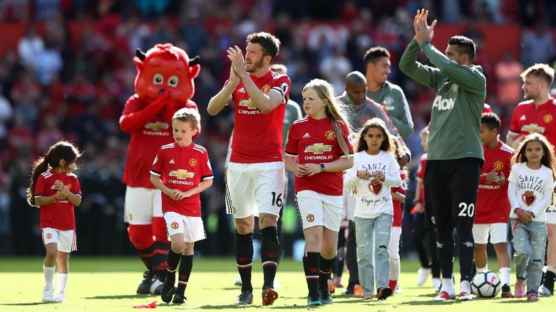 Umpan Panjang Pamungkas Michael Carrick Umpan Panjang Pamungkas Michael Carrick